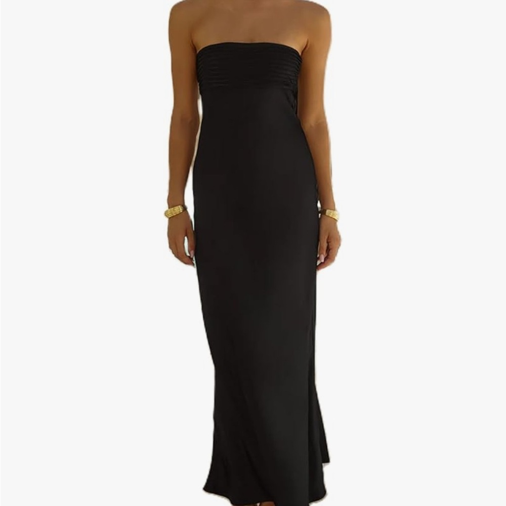 Elegant Black Strapless Maxi Dress with black neck scarf - Picture 2 of 6
